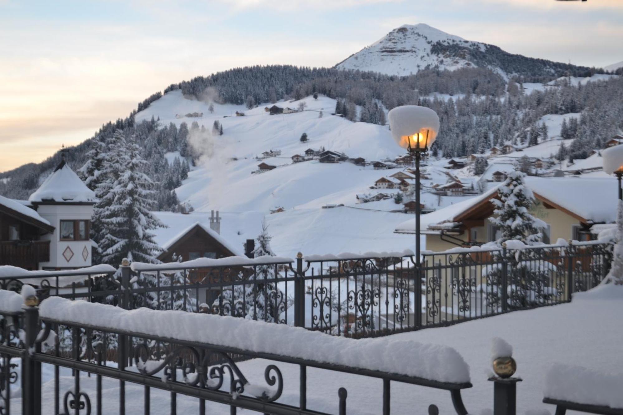 Hotel Scoiattolo Selva di Val Gardena Exterior foto