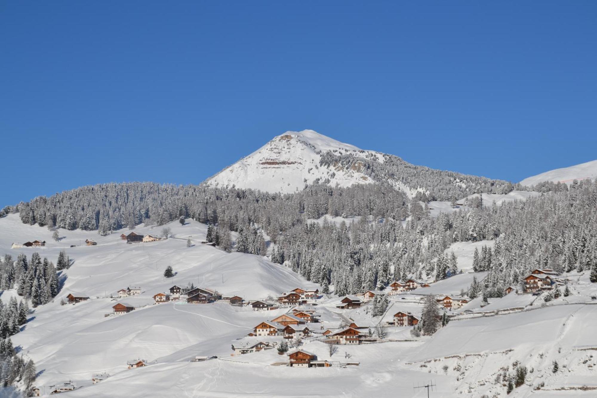 Hotel Scoiattolo Selva di Val Gardena Exterior foto