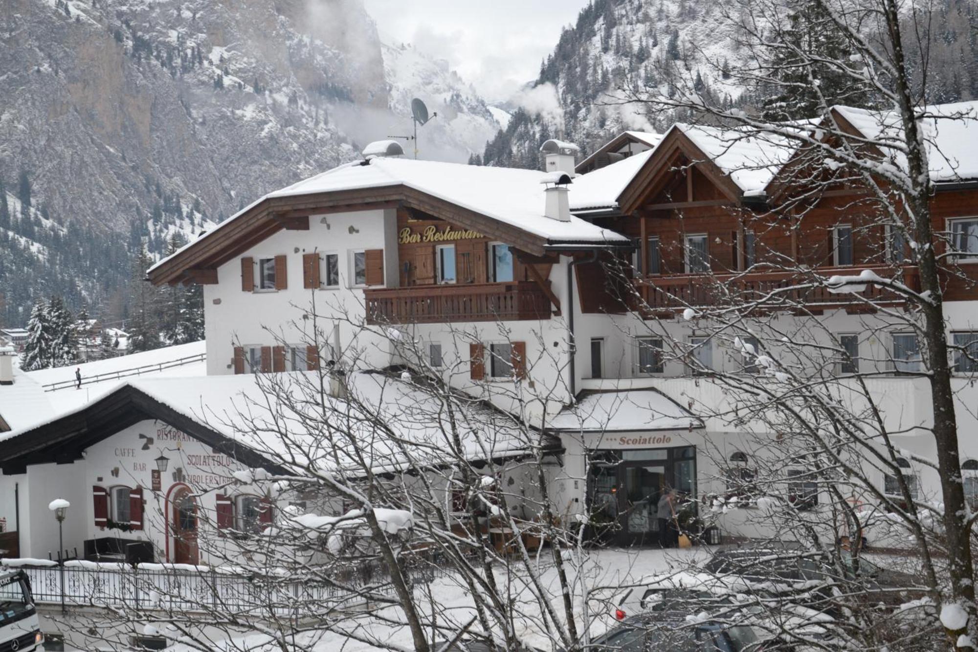 Hotel Scoiattolo Selva di Val Gardena Exterior foto