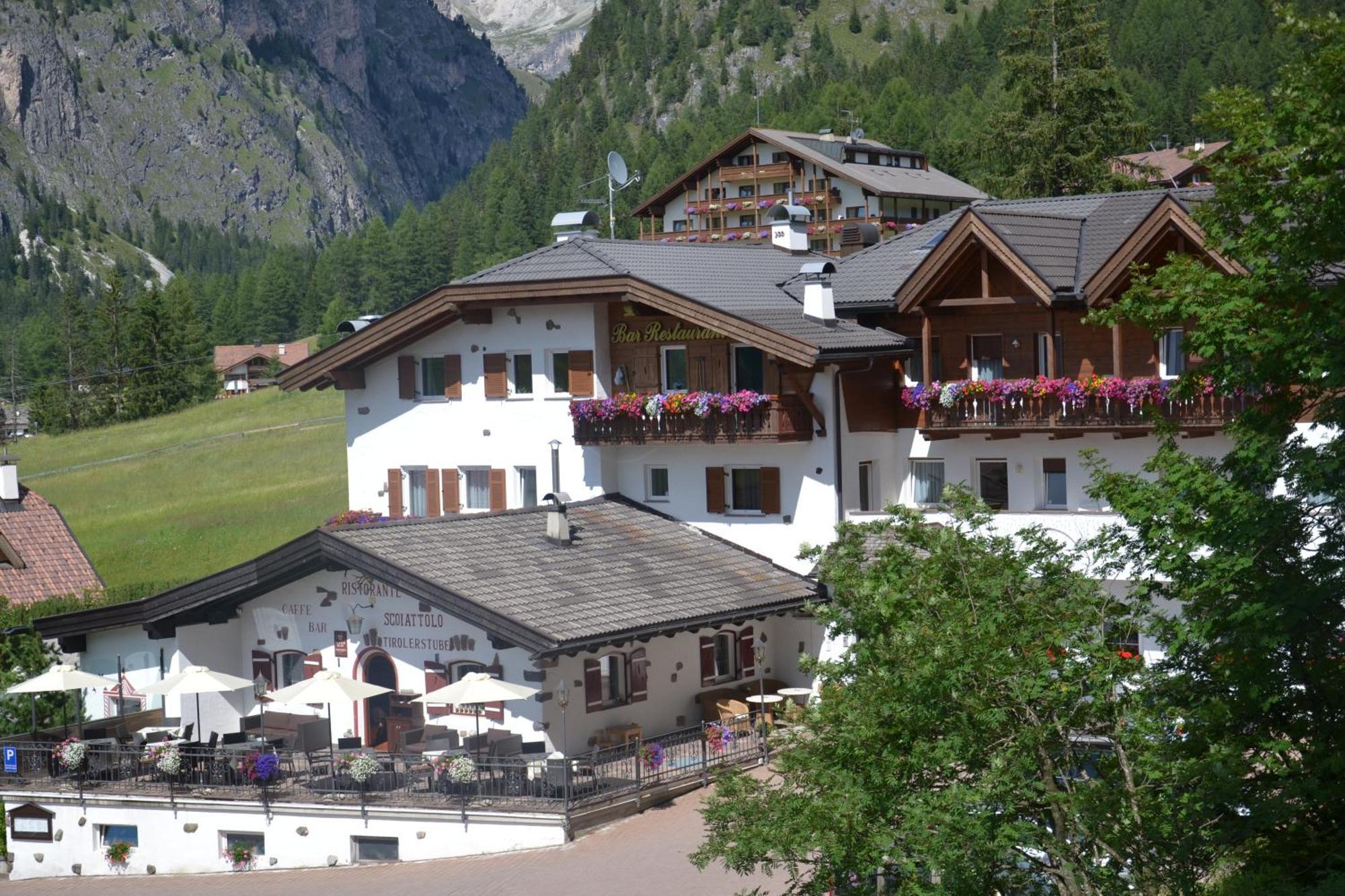 Hotel Scoiattolo Selva di Val Gardena Exterior foto